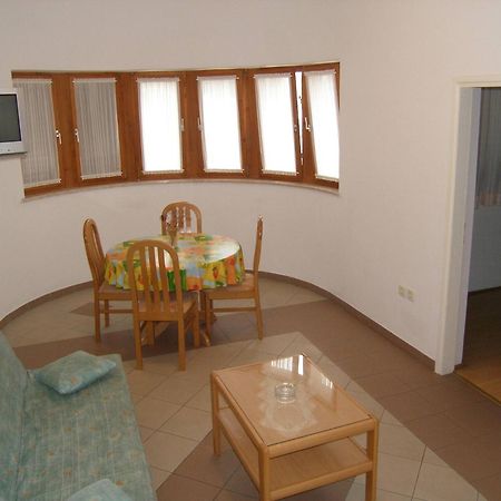 Lorena Apartments In PUY מראה חיצוני תמונה