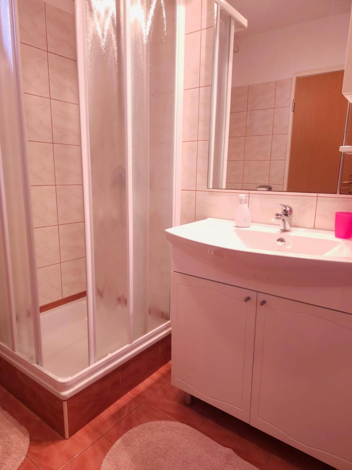 Lorena Apartments In PUY מראה חיצוני תמונה