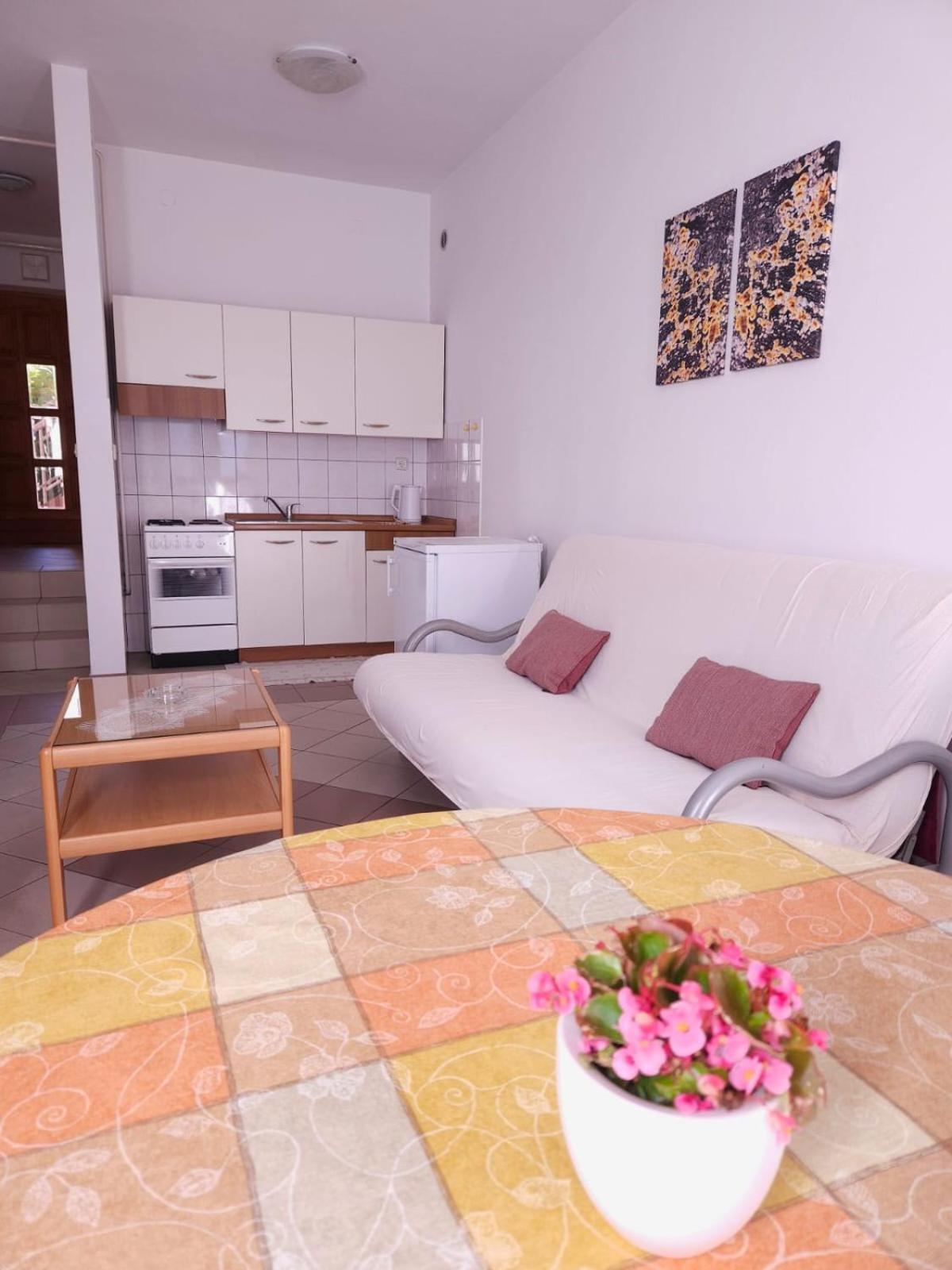 Lorena Apartments In PUY מראה חיצוני תמונה