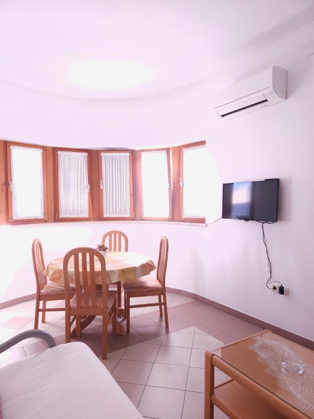 Lorena Apartments In PUY מראה חיצוני תמונה