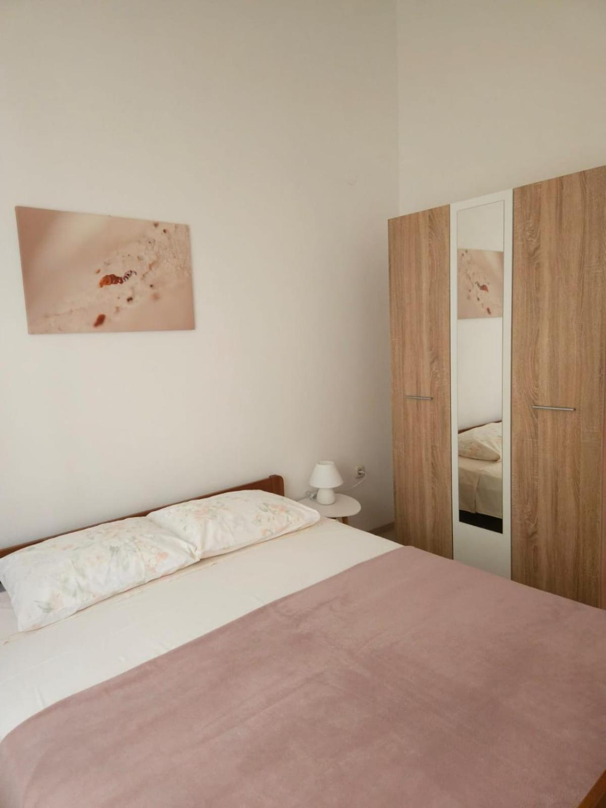 Lorena Apartments In PUY מראה חיצוני תמונה