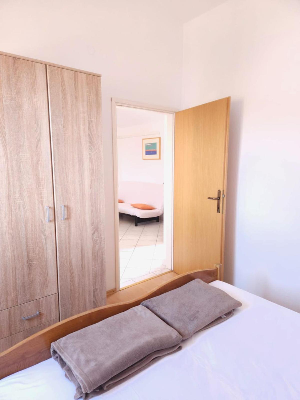 Lorena Apartments In PUY מראה חיצוני תמונה