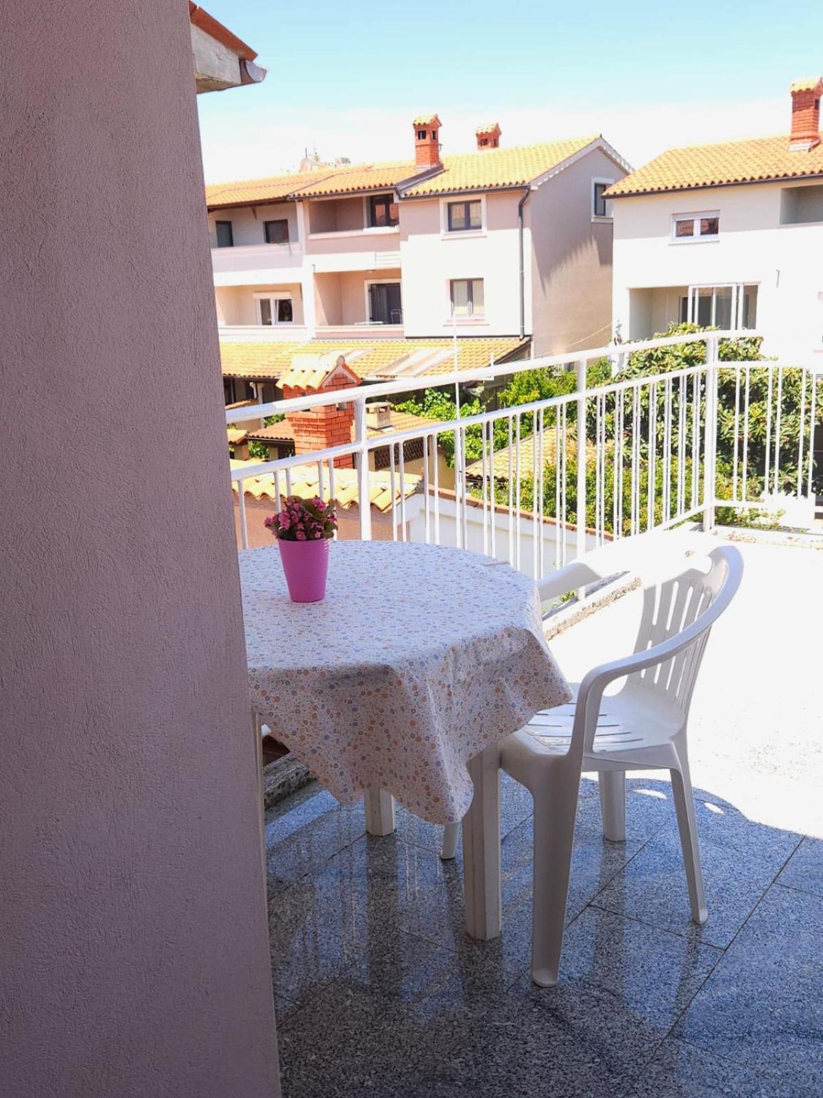Lorena Apartments In PUY מראה חיצוני תמונה