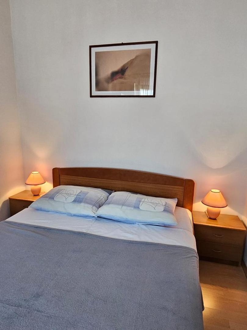 Lorena Apartments In PUY מראה חיצוני תמונה