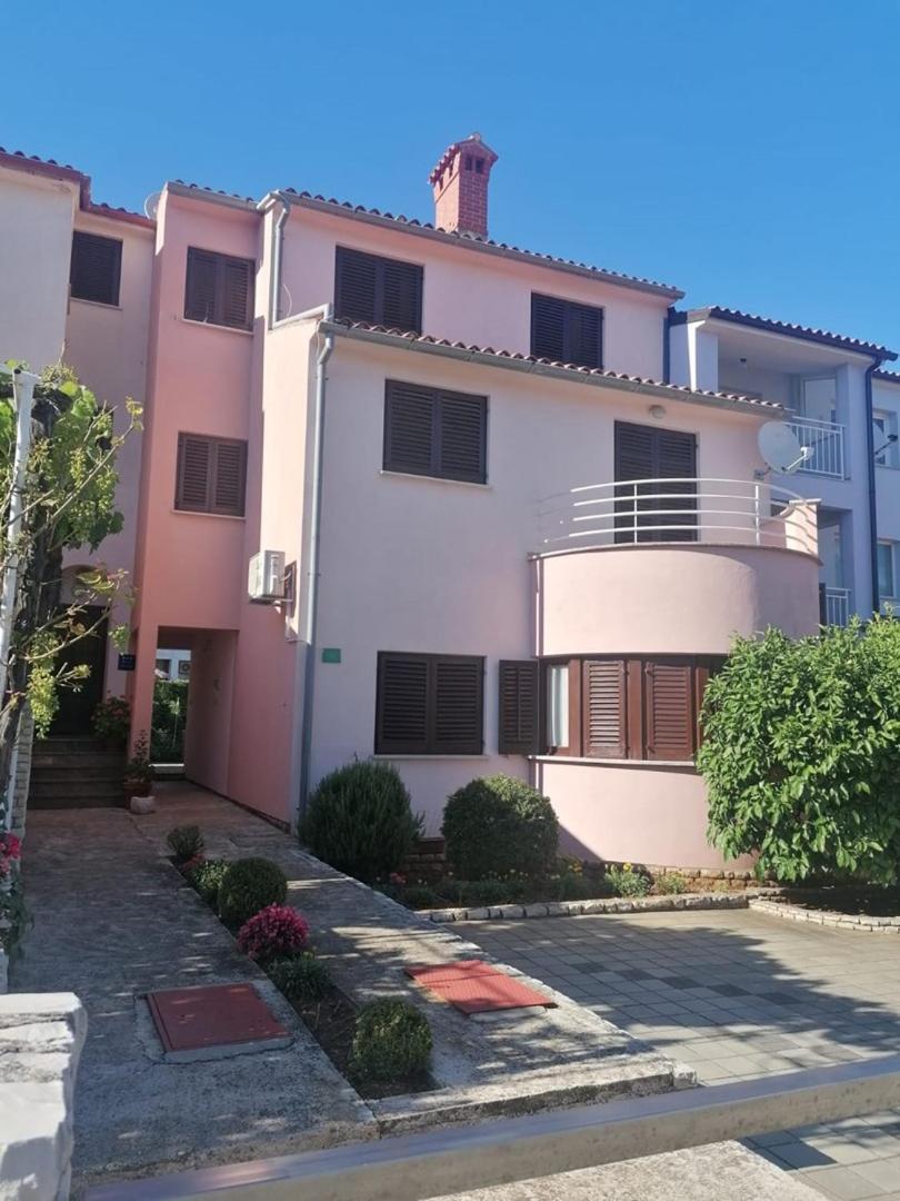 Lorena Apartments In PUY מראה חיצוני תמונה